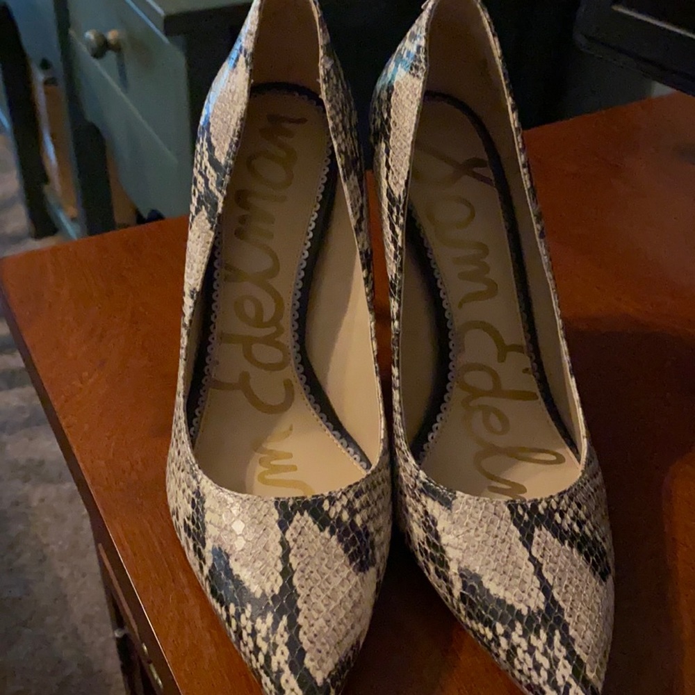 Sam Edelman Snake Print 4 inch Pumps size 8